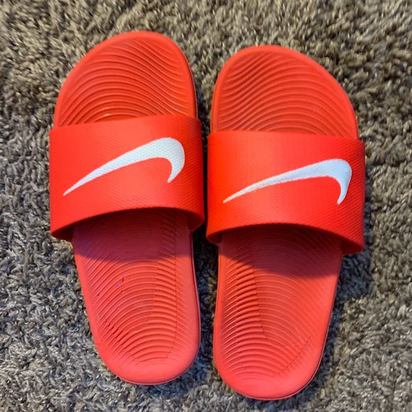 nike sandals size 2